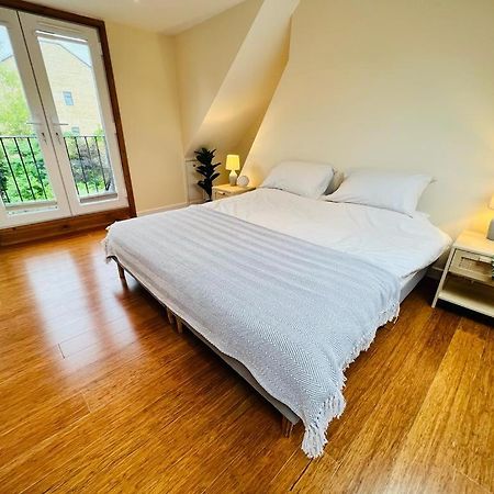 Family Home In Hampshire - Sleeps Up To 9 People With 3 Parking Spaces Winchester Kültér fotó