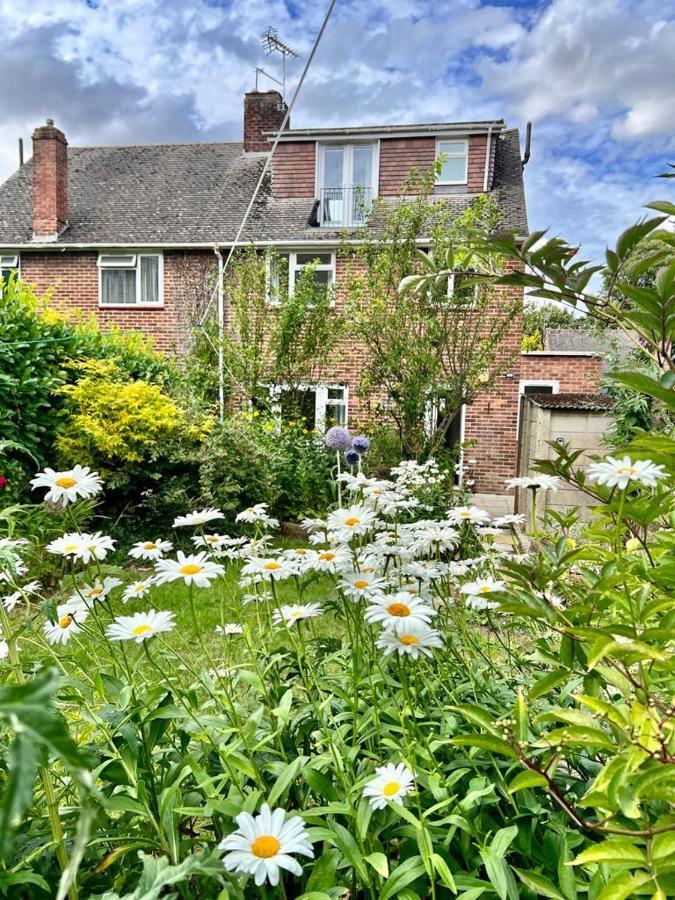 Family Home In Hampshire - Sleeps Up To 9 People With 3 Parking Spaces Winchester Kültér fotó
